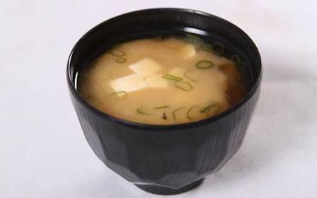 超<a href=https://maguai.com/list/69-0-0.html target=_blank class=infotextkey>高校</a>级的横滨马甲组:日本军队二战单兵伙食怎么样？(二战日本军队伙食)
