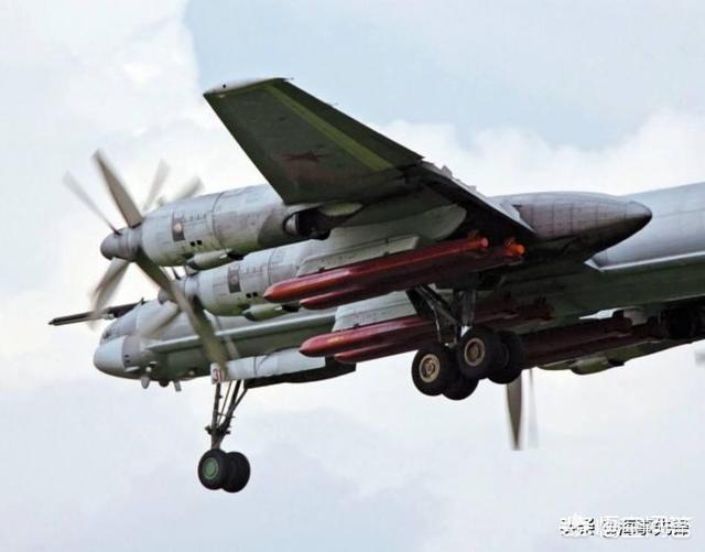 鹰叭犬王大帝图:为了北方四岛，日本敢不敢向俄罗斯开战？