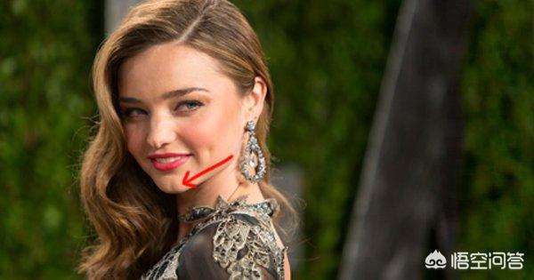 头条问答 - 女生下巴有美人沟是种什么体验?(8个回答)