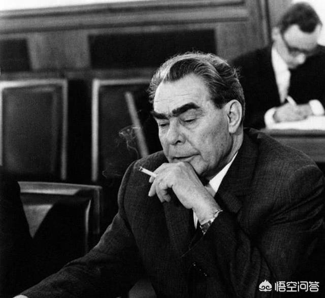 勃列日涅夫是如何夺取赫鲁晓夫政权的其对苏联又有哪些贡献
