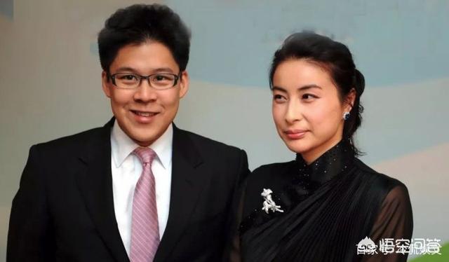 霍启刚为什么娶郭晶晶:霍启刚宣布正式参选香港立法会议员，为何郭晶晶却缺席发布会？
