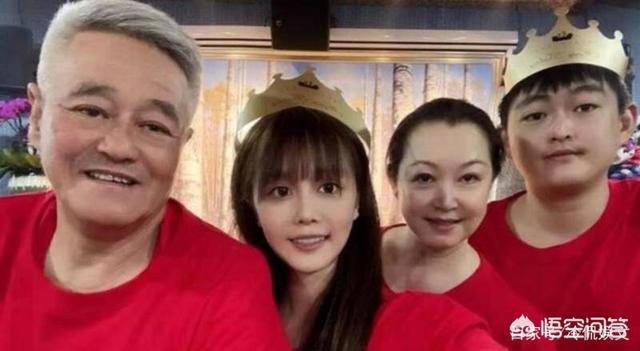 马丽娟年龄:赵本山大女儿首次回家，妻子马丽娟态度冷漠，赵本山大怒，为啥？