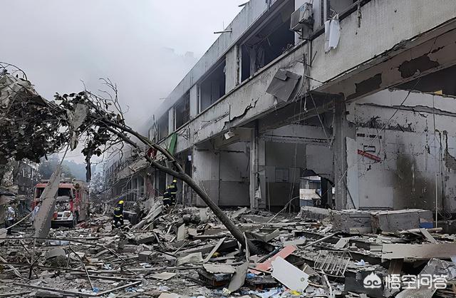 沈阳一饭店发生燃气爆炸，是什么导致的燃气爆炸时怎么自救