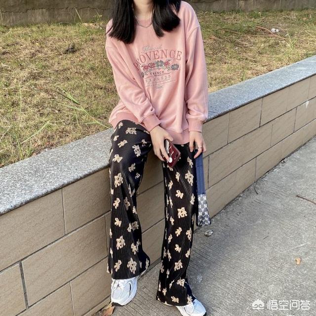 淘宝忠犬小八家模特小兮:大家喜欢穿什么品牌的卫衣，都在哪里买？