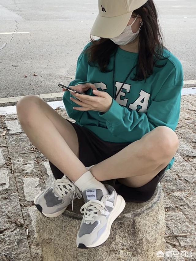 淘宝忠犬小八家模特小兮:大家喜欢穿什么品牌的卫衣，都在哪里买？