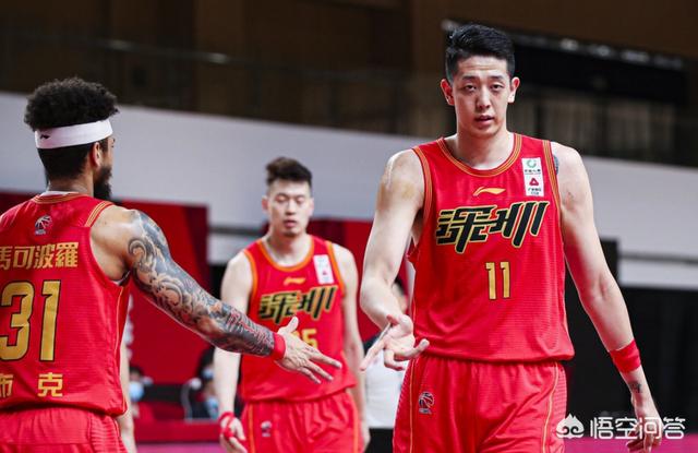 兰斯伯顿:福建胜深圳，王哲林朱世龙笑谈，邱彪伯顿提锻炼，你怎么看