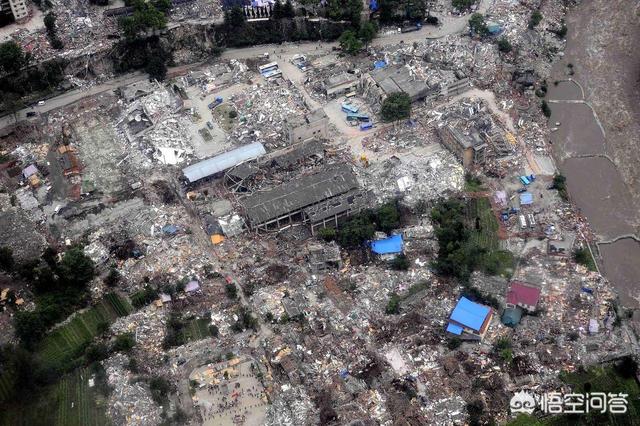 100级地震，我想知道100级台风和100级地震谁破坏力更大为什么