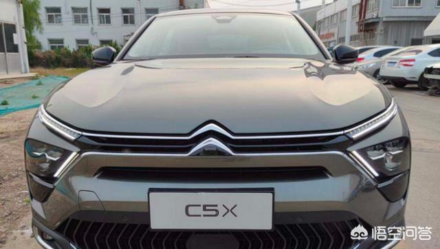 凡尔赛什么意思:开宝马，坐奔驰，驾乘凡尔赛是什么梗