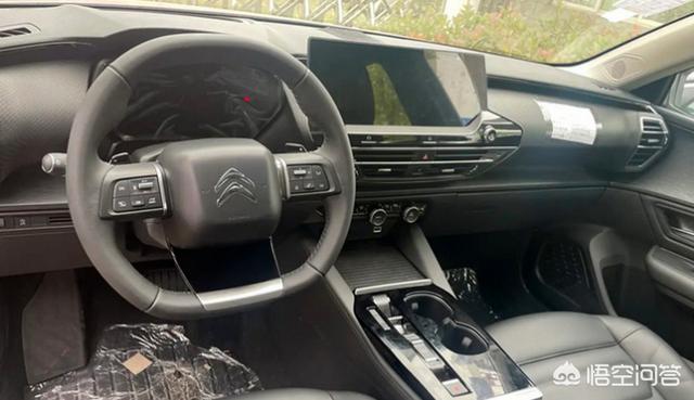 凡尔赛什么意思:开宝马，坐奔驰，驾乘凡尔赛是什么梗