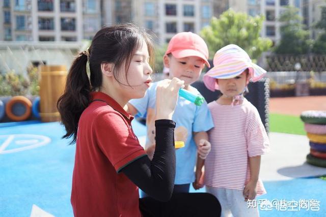 女生转行做什么行业比较好,可以长期发展,求推荐？