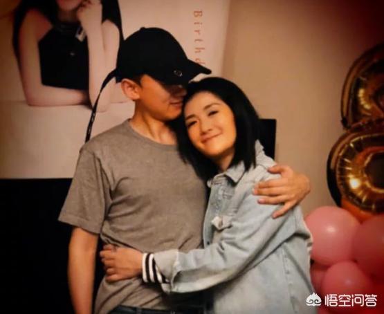张杰谢娜结婚照片:张杰打完疫苗心情好，回家晒出双胞胎照片，你们觉得萌翻了吗？