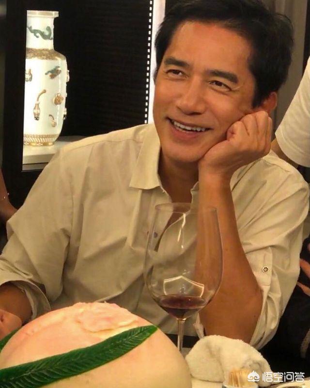 刘嘉玲被绑事件:刘嘉玲为梁朝伟庆生，为啥33年可以不重样