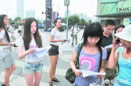 干脆面君gif动态图:为什么人越懒就越懒呢？什么心理？