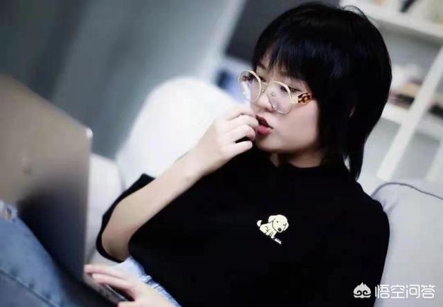 李雪琴:李雪琴为北京大学赚足了眼球，想知道作为她的母校会怎么看？