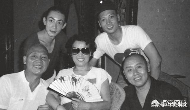 六小龄童去世现场:六小龄童真的有两张身份证吗？