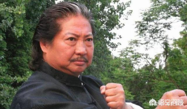 范丞丞是洪金宝儿子:洪金宝送豪宅给范丞丞，身世内幕浮出水面，这是咋回事？