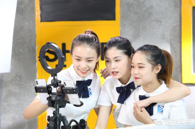 女生适合的专业:长的漂亮的女生学什么专业好大家都推荐我学习空乘