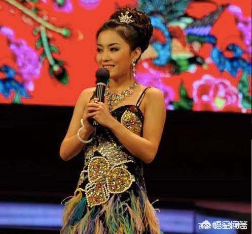 王小虎二人转:赵本山为捧他带上春晚，依旧没有起色，却跟女徒弟结婚，他是谁？