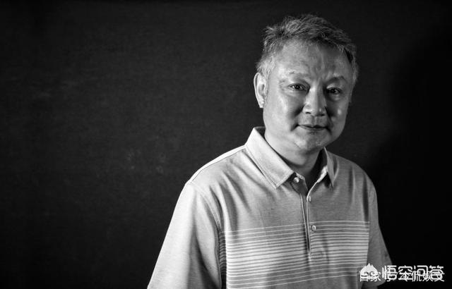 杨丽萍侄女小彩旗:杨丽萍10年都戴帽子,还以为是装饰品,摘下帽子后,你啥感觉
