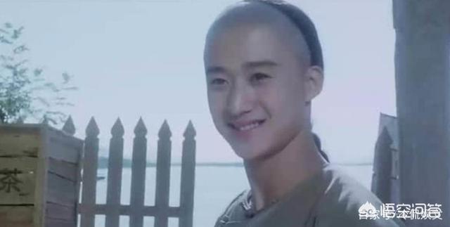 杨澜儿子:以为吴京老大“吴所谓”够随便，老二名字够你笑一年，他叫什么