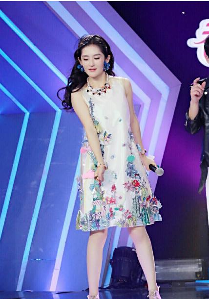 谢娜怀孕了吗:张杰宣布谢娜怀孕，大众津津乐道于明星私事是出于什么心理