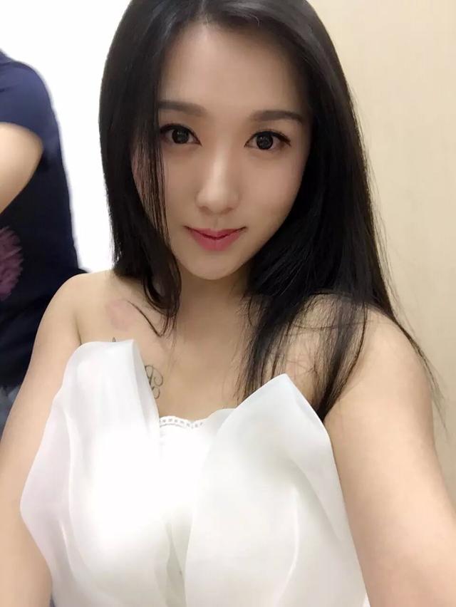 叶紫涵:你对反串演员叶紫涵怎么看？
