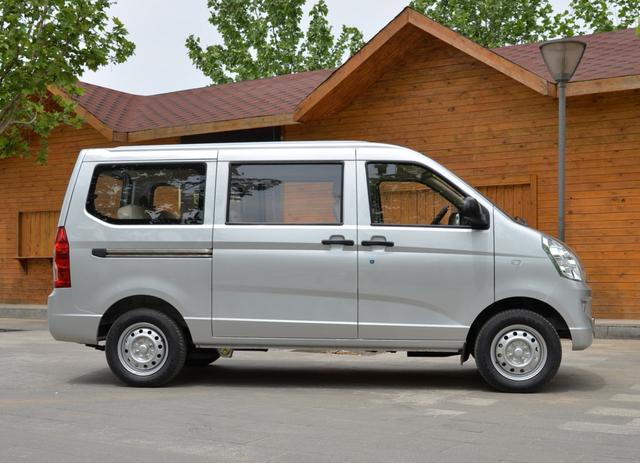 五菱之光和五菱荣光有什么区别?哪个好?-生活问答