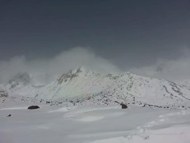 和田玉手镯种类,教你认识几种假和田玉手镯？