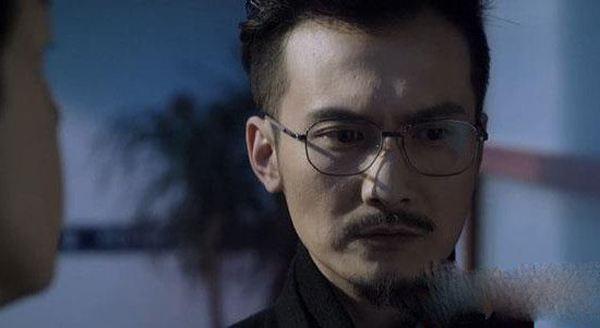 吴征去世:《白夜追凶》中，关宏峰可以逃跑为什么陷害弟弟