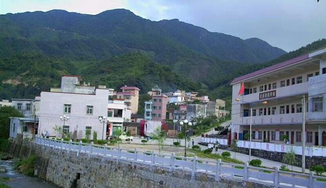 花鳗鲡:花鳗鲡国家二级保护 广东陆河主要讲什么方言？