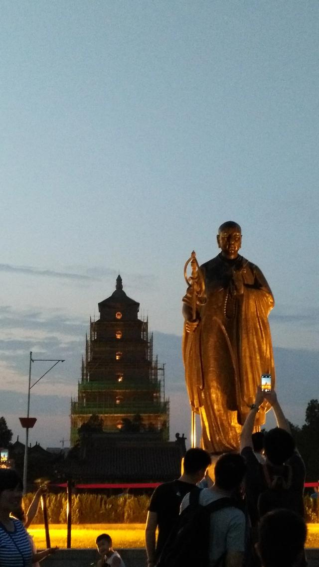 西安钟楼修缮完成:西安大雁塔下面，真的有地宫吗？