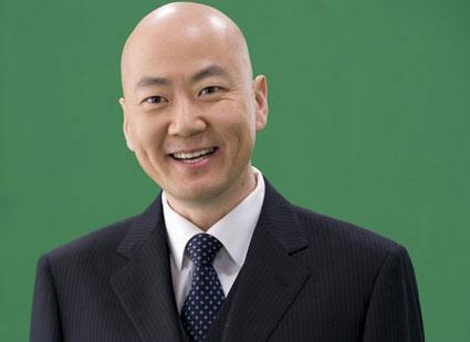 徐静蕾晒光头造型:剃光头会让人显年轻还是显老