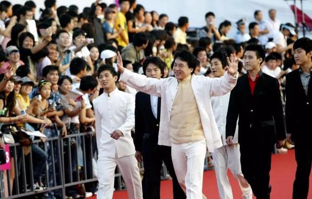 成家班:当年卢惠光退出成家班，真相是什么？