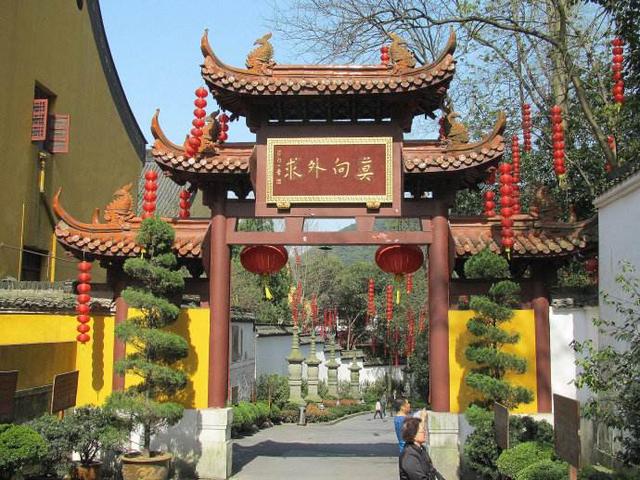 灵隐寺介绍:杭州现存最古老的寺院是哪座？