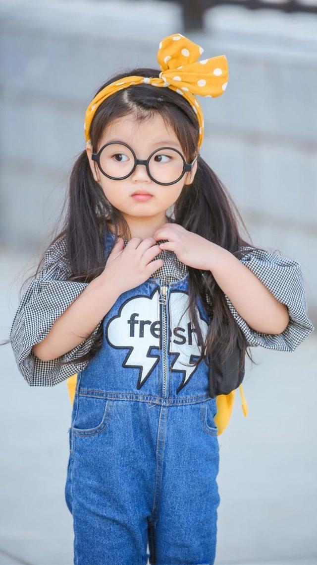 李亦航爸爸是谁:阿拉蕾(崔雅涵)是谁的女儿？