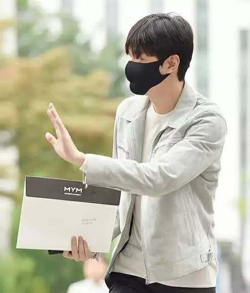 金秀贤入伍:2017年有哪些韩国男星服兵役