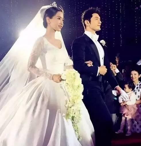 杨颖20张污照:如何看待Angelababy P图参加红毯这件事