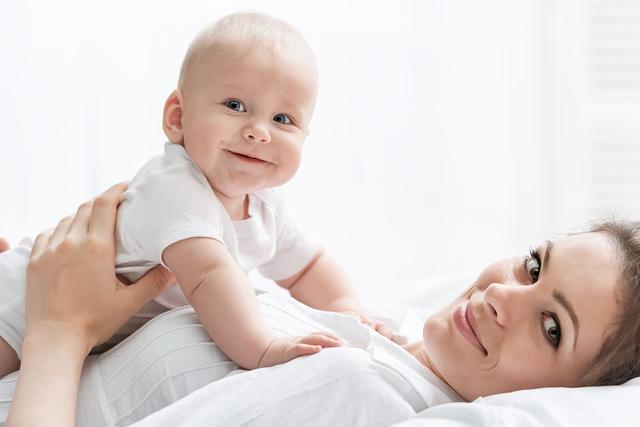 宝宝3个月怎么教育(3个月婴儿的早教)