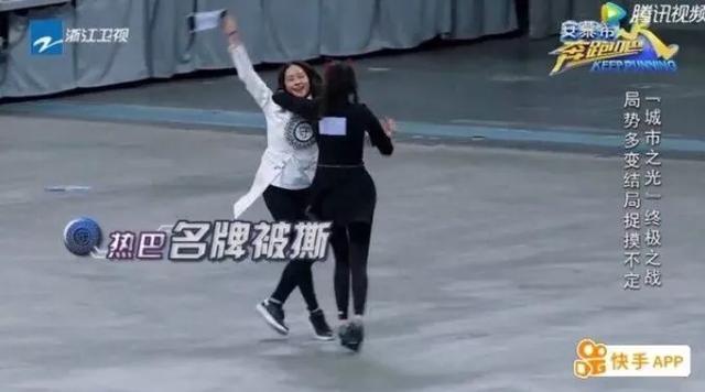 郑爽发飙:为什么没人批判陈凯歌的《宝贝儿》，而全网攻击郑爽代孕呢？