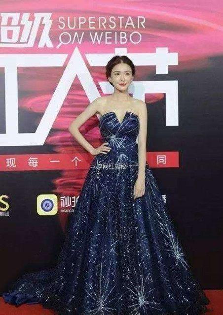 有哪些网红真实照片让人大跌眼镜的？