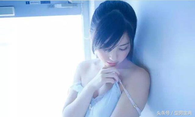 追的妹子肯出来玩但是就是微信聊天太被动怎么办(微信聊的很多见面不说话)