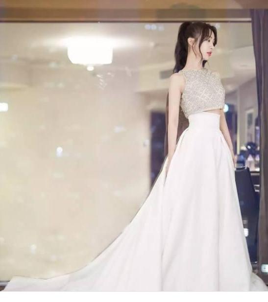 黄教主:李菲儿除了是黄教主前女友之外还有哪些被人记住的点？