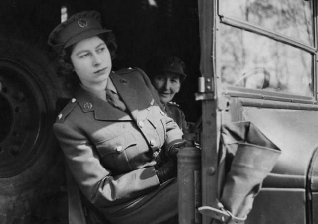 英国女王的狗狗:英国女王有哪些不为人知的一面？