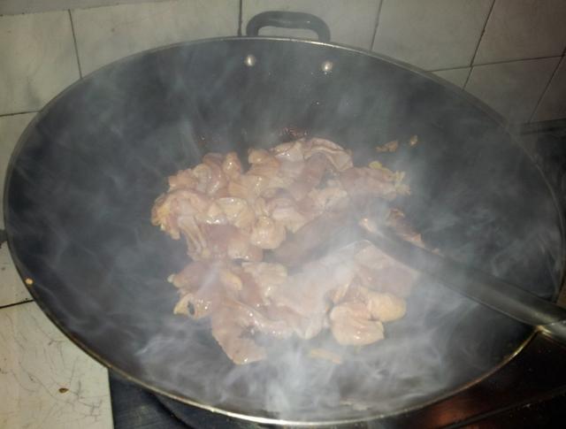 猪肚怎么炒才会又脆又好吃,家常炒猪肚的简单做法是什么？