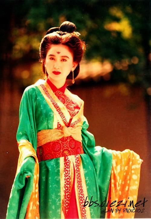 陈数为什么不能生育:为什么有些女明星不生孩子，是为了演艺事业还是真的想做丁克？