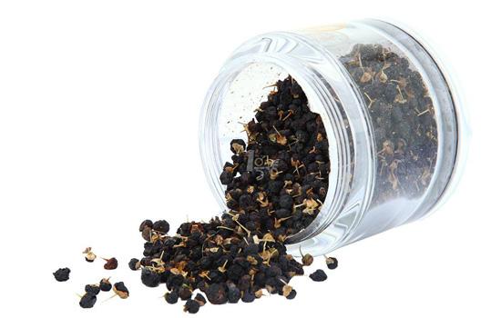 黑枸杞过期了还能泡水喝吗，枸杞桂圆红枣茶的功效过期还能喝吗