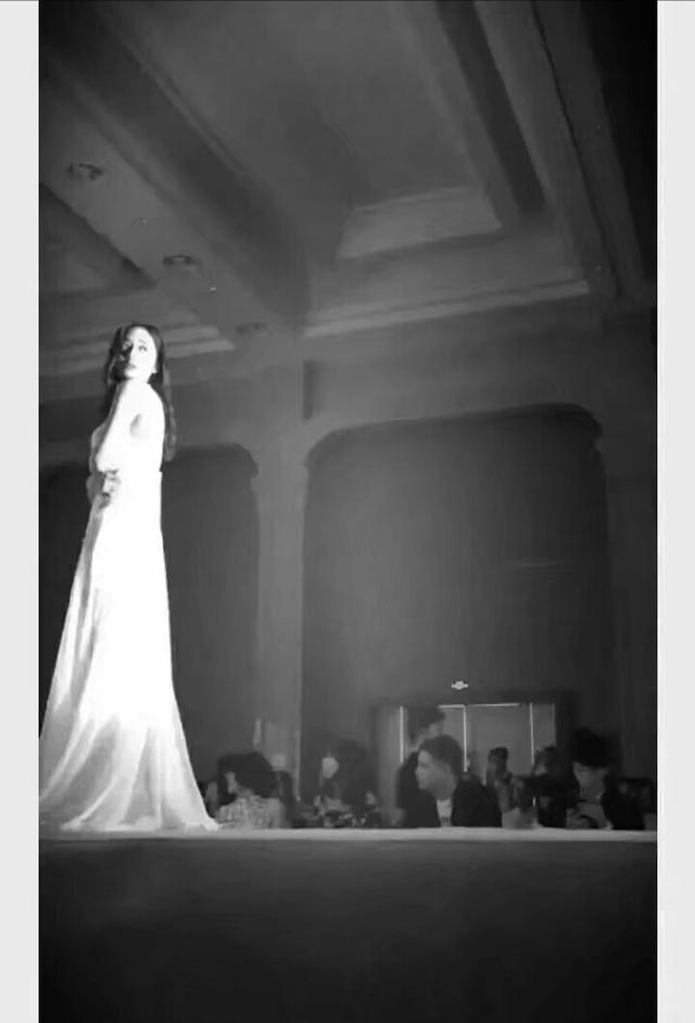 允儿掀tiffany裙子:韩国不同时代的代表性女子组合是哪些？