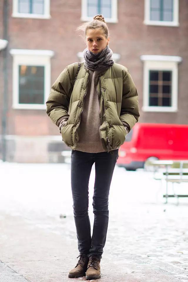 中长款打底衫女雪纺:女生大衣里面都穿什么样的打底衫呢？