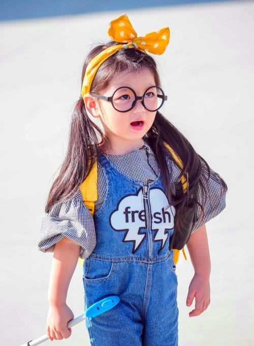 李亦航爸爸是谁:阿拉蕾(崔雅涵)是谁的女儿？