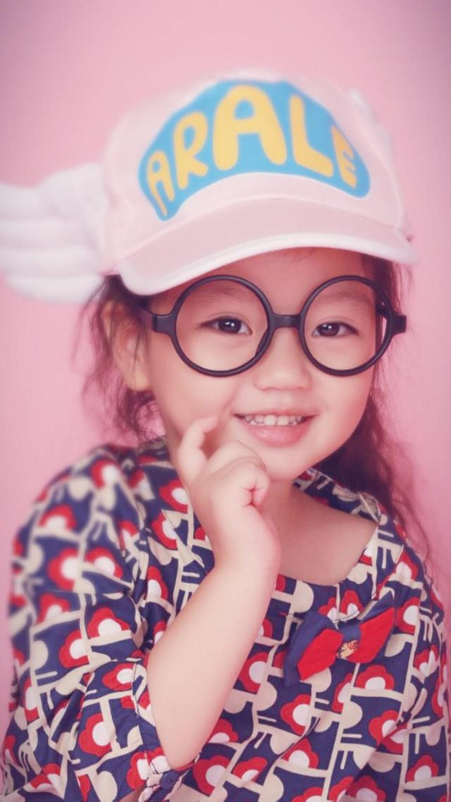 李亦航爸爸是谁:阿拉蕾(崔雅涵)是谁的女儿？